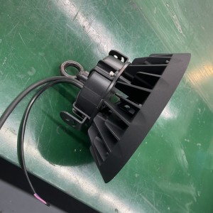 High Brightness 100w to 240w UFO High bay light 150lm/w 5 Years Warranty for Workshop and Warehouse